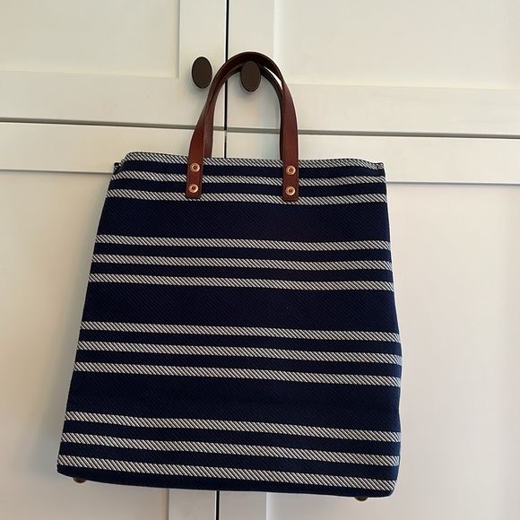 NWOT Just Campagne leather handled tote-brass details -lined in red. - Picture 6 of 8